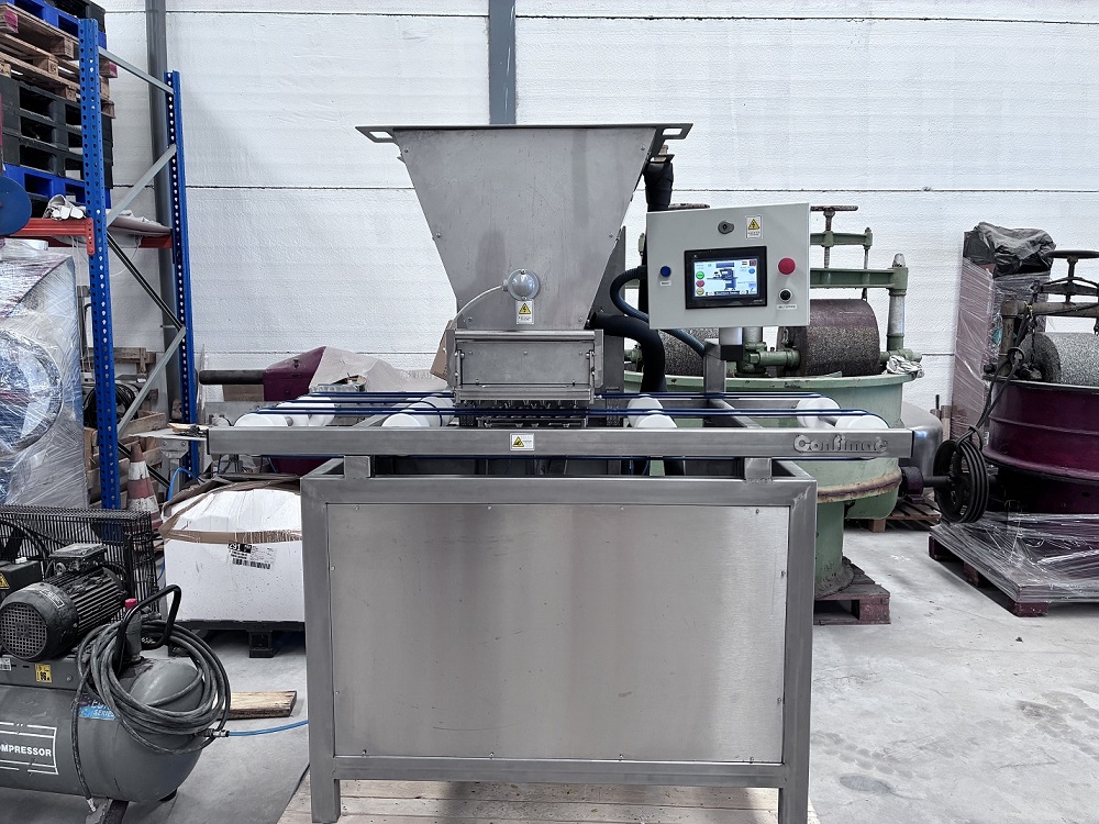 Confimac cream depositing machine Confimac-cream-depositing-machine